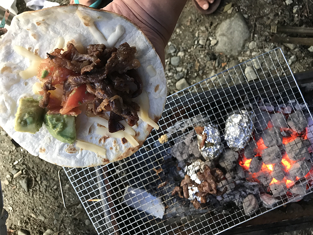 トルティーヤを持参して、タコススタイルBBQ
